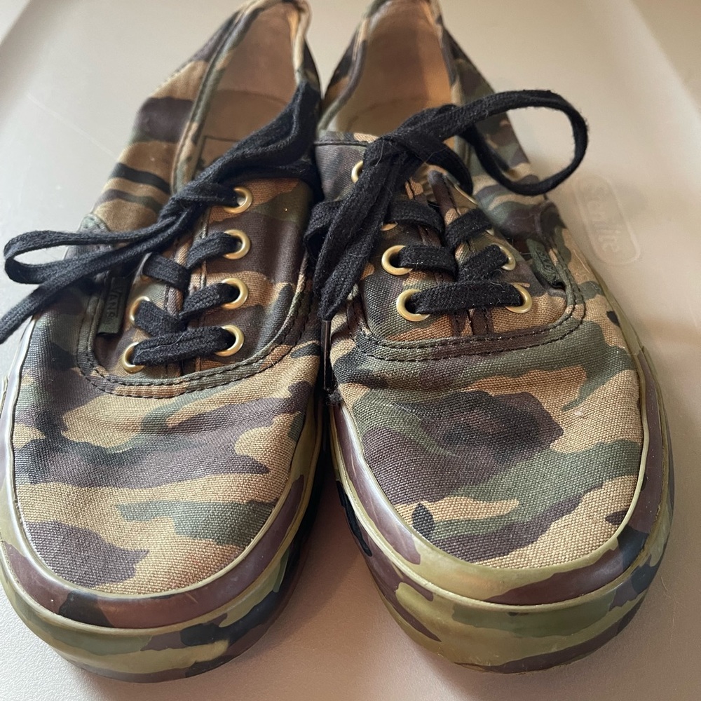 Vans army print sneakers NWOT